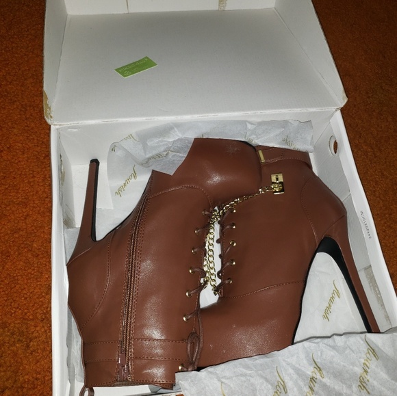 Flourish High Heel Booties - Picture 4 of 6